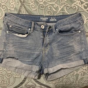 Low rise denim shorte